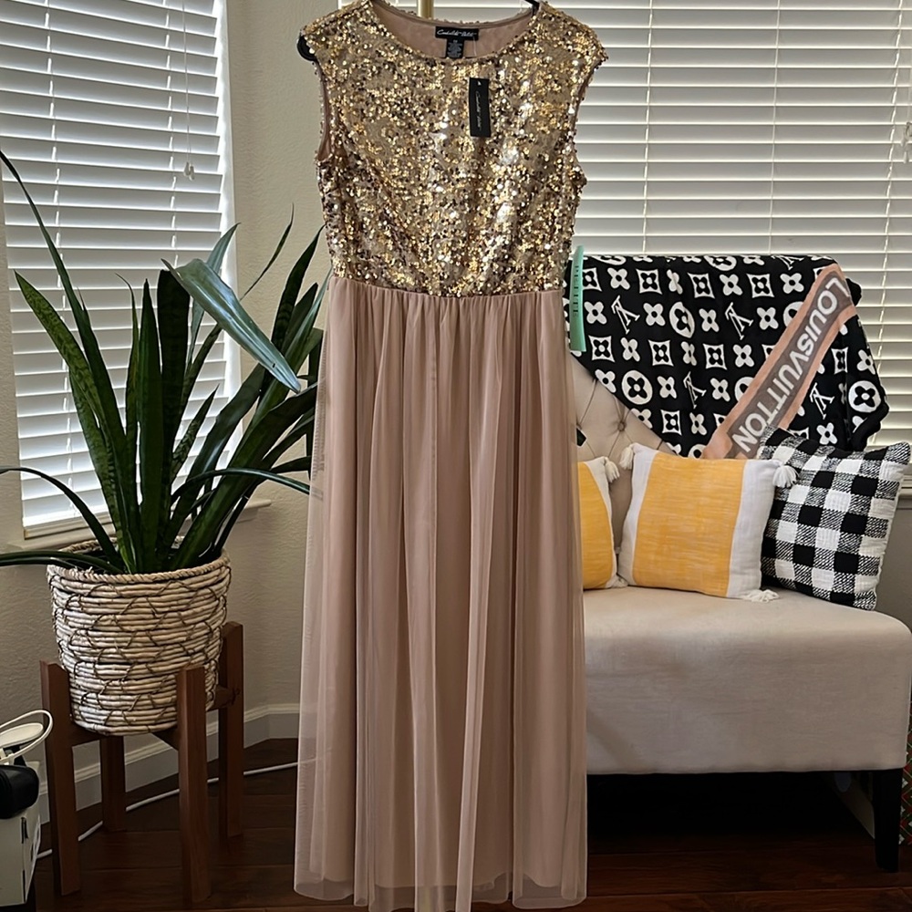 NWT CANDALITE Petite Gold Sequins Long Gown with Tulle Size M